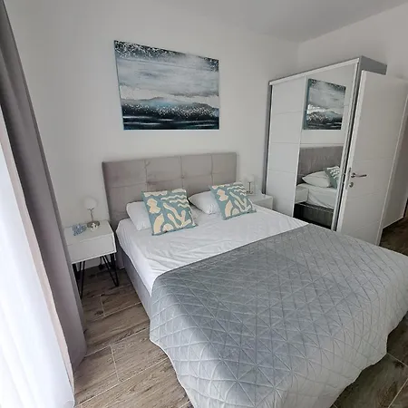 Apartmant Antonija דירה טרוגיר